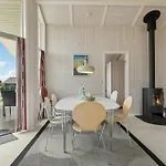 Three-bedroom In Rudkobing Spodsbjerg