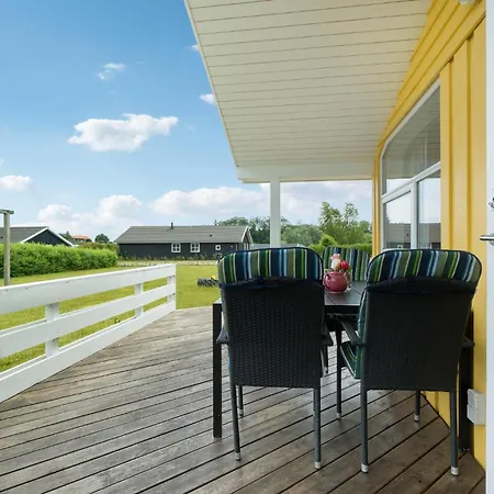 Three-bedroom In Rudkobing Feriehus Spodsbjerg