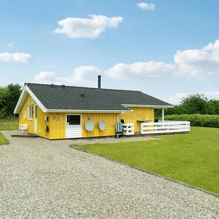 Three-bedroom In Rudkobing Spodsbjerg